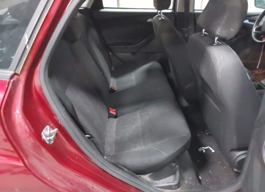 Photo 8 of 2016 Ford Focus SE (VIN 1FADP3K27GL383625)