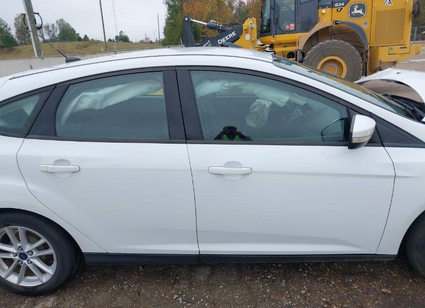 Photo 14 of 2017 Ford Focus SE (VIN 1FADP3K27HL271568)