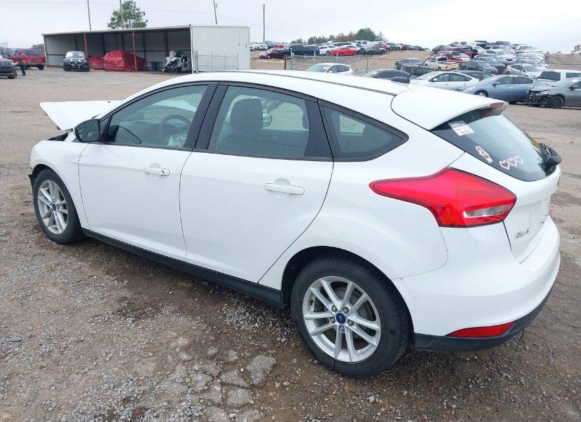 Photo 3 of 2017 Ford Focus SE (VIN 1FADP3K27HL271568)