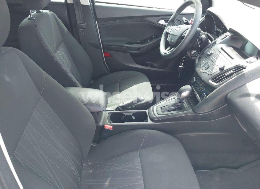 Photo 5 of 2017 Ford Focus SE (VIN 1FADP3K27HL299855)