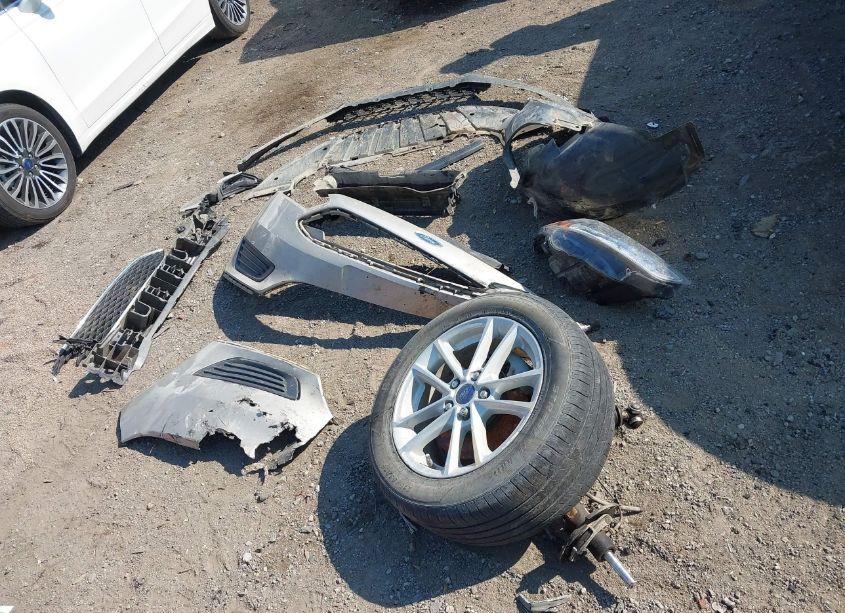 Photo 12 of 2017 Ford Focus SE (VIN 1FADP3K27HL331123)