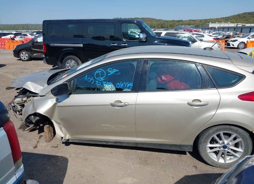 Photo 15 of 2017 Ford Focus SE (VIN 1FADP3K27HL331123)