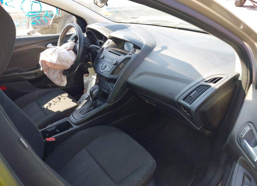 Photo 5 of 2017 Ford Focus SE (VIN 1FADP3K27HL331123)