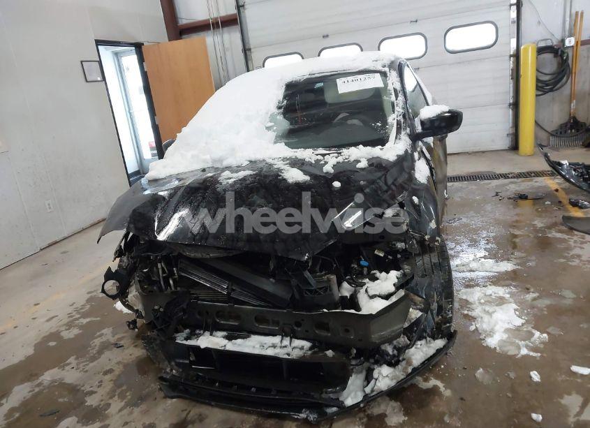 Photo 11 of 2018 Ford Focus SE (VIN 1FADP3K27JL206385)