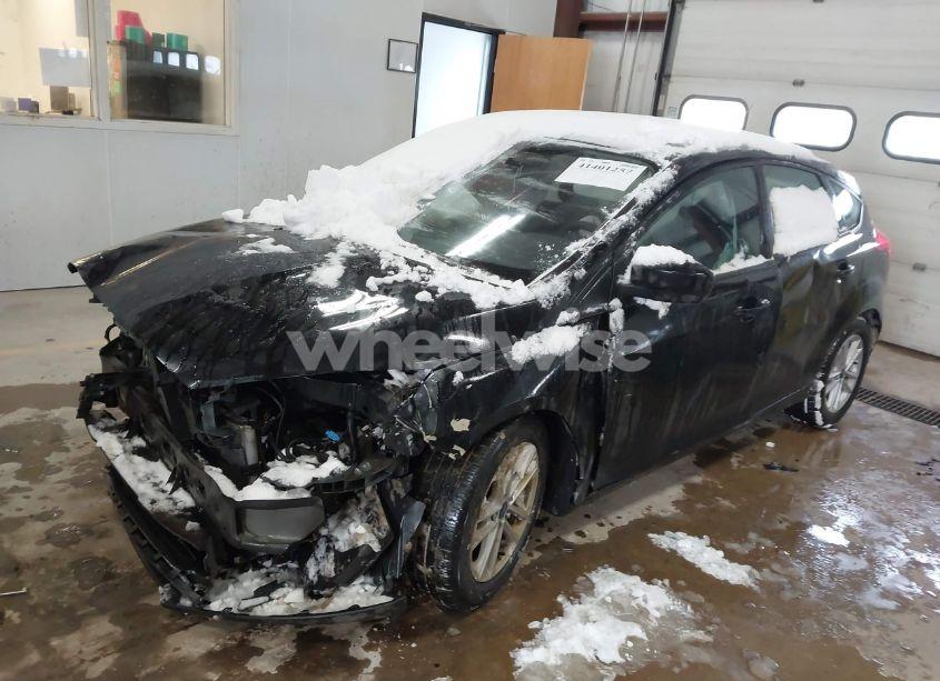 Photo 2 of 2018 Ford Focus SE (VIN 1FADP3K27JL206385)