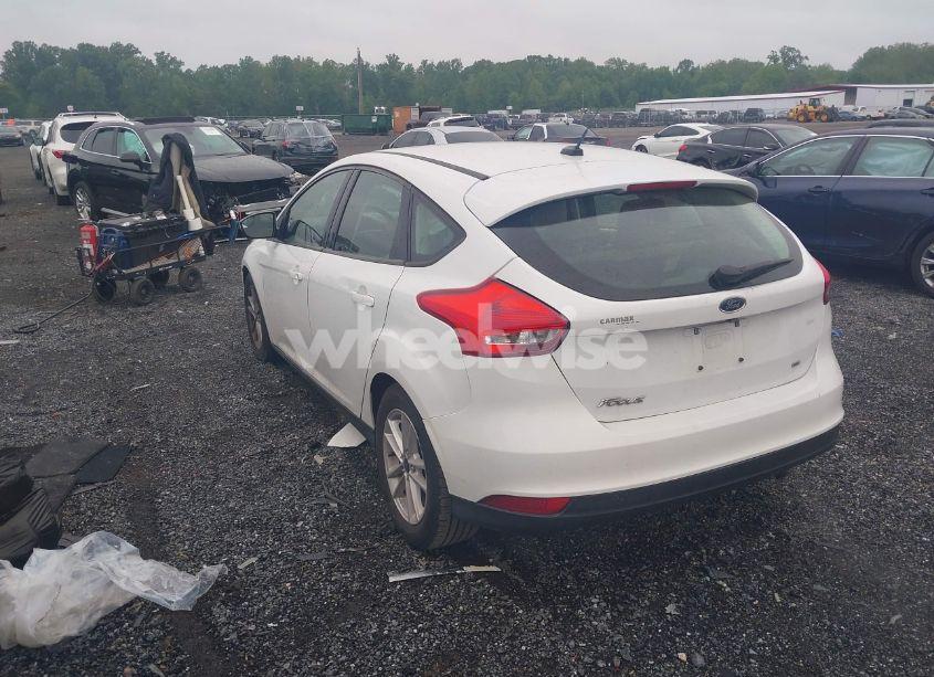 Photo 3 of 2018 Ford Focus SE (VIN 1FADP3K27JL218441)