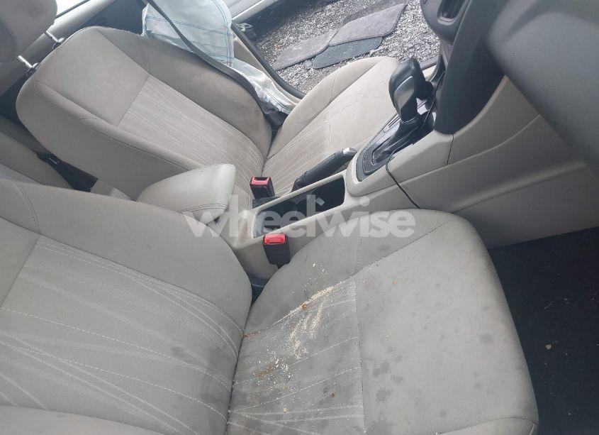 Photo 5 of 2018 Ford Focus SE (VIN 1FADP3K27JL218441)