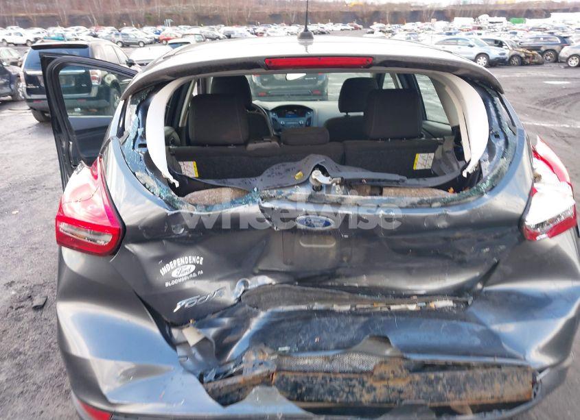 Photo 6 of 2018 Ford Focus SE (VIN 1FADP3K27JL219623)