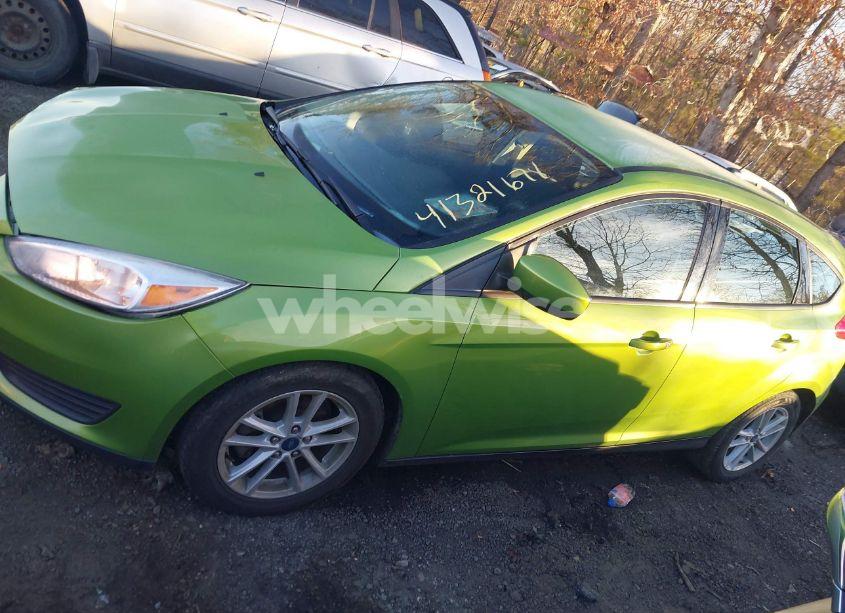 Photo 14 of 2018 Ford Focus SE (VIN 1FADP3K27JL238561)