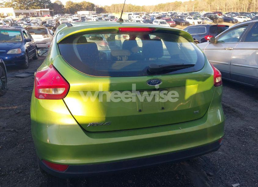 Photo 16 of 2018 Ford Focus SE (VIN 1FADP3K27JL238561)