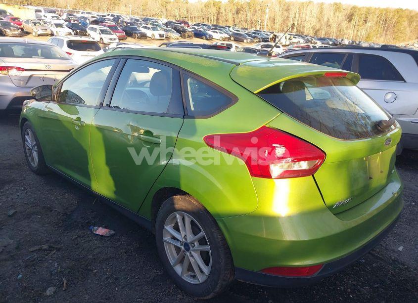 Photo 3 of 2018 Ford Focus SE (VIN 1FADP3K27JL238561)