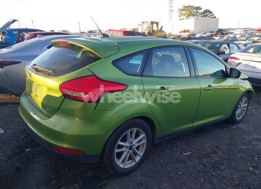 Photo 4 of 2018 Ford Focus SE (VIN 1FADP3K27JL238561)