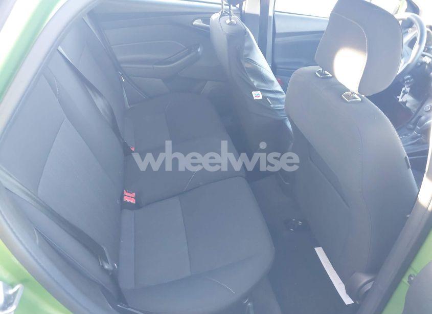 Photo 8 of 2018 Ford Focus SE (VIN 1FADP3K27JL238561)