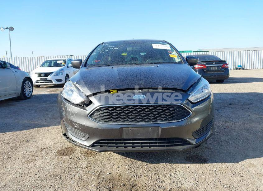 Photo 12 of 2018 Ford Focus SE (VIN 1FADP3K27JL248717)