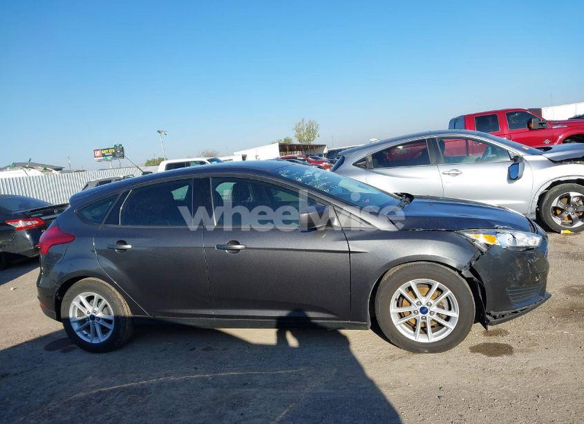 Photo 13 of 2018 Ford Focus SE (VIN 1FADP3K27JL248717)