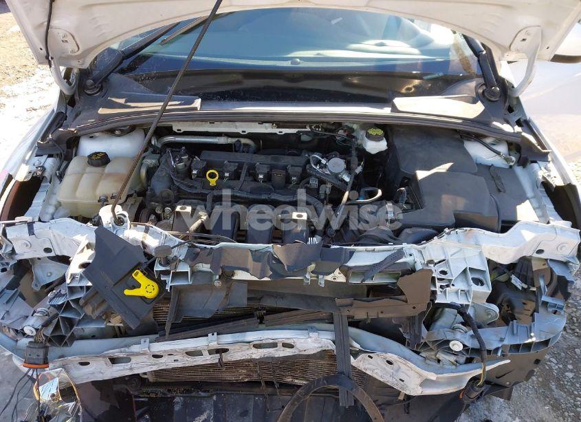 Photo 10 of 2018 Ford Focus SE (VIN 1FADP3K27JL251455)