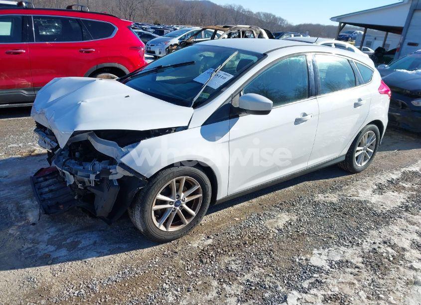 Photo 2 of 2018 Ford Focus SE (VIN 1FADP3K27JL251455)