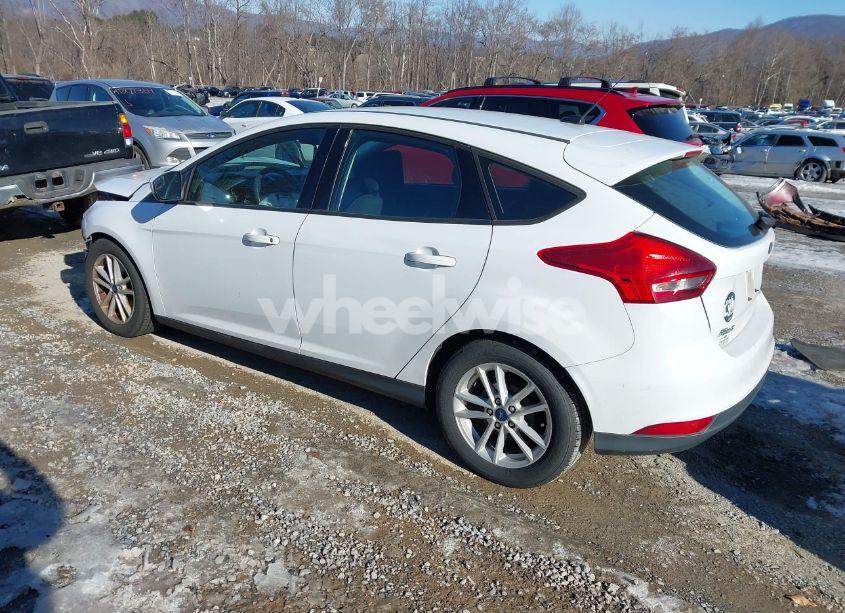 Photo 3 of 2018 Ford Focus SE (VIN 1FADP3K27JL251455)