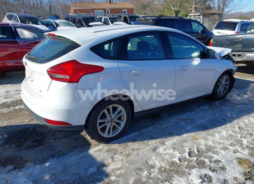 Photo 4 of 2018 Ford Focus SE (VIN 1FADP3K27JL251455)
