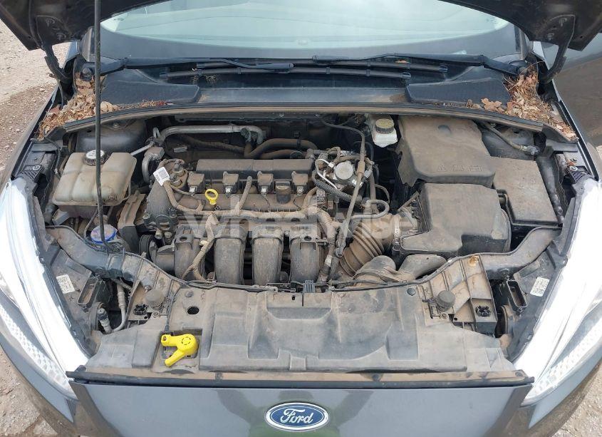 Photo 10 of 2018 Ford Focus SE (VIN 1FADP3K27JL273357)