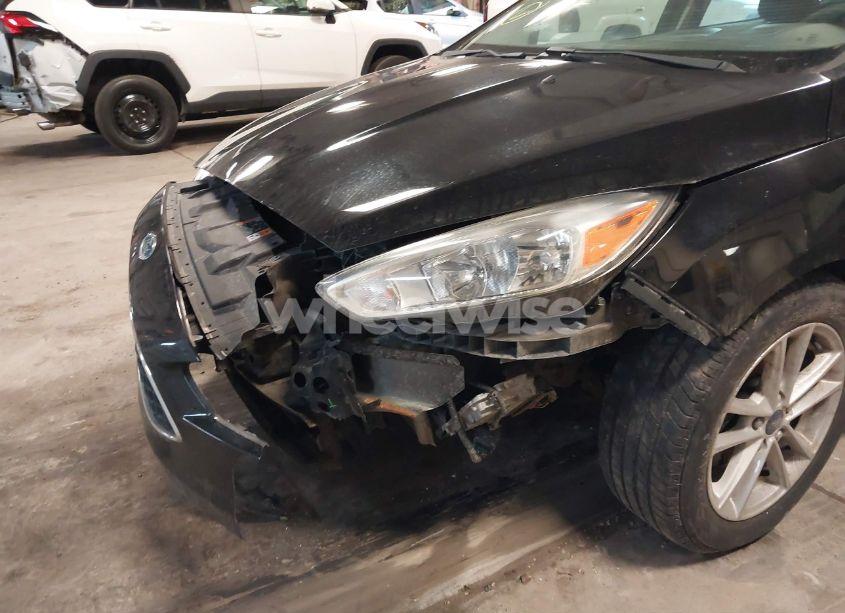 Photo 18 of 2018 Ford Focus SE (VIN 1FADP3K27JL280163)