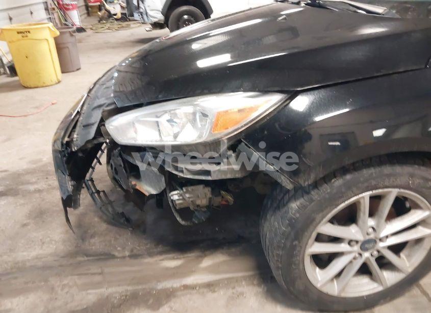 Photo 19 of 2018 Ford Focus SE (VIN 1FADP3K27JL280163)