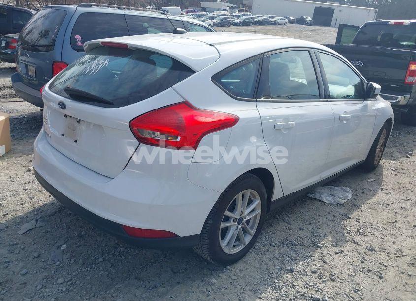 Photo 4 of 2018 Ford Focus SE (VIN 1FADP3K27JL316076)