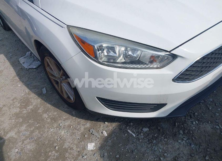 Photo 6 of 2018 Ford Focus SE (VIN 1FADP3K27JL316076)