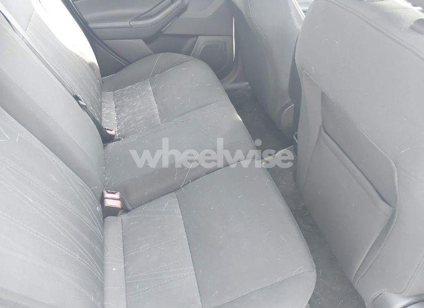 Photo 8 of 2018 Ford Focus SE (VIN 1FADP3K27JL316076)