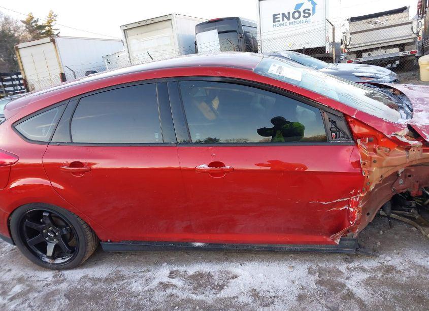 Photo 13 of 2018 Ford Focus SE (VIN 1FADP3K27JL316739)