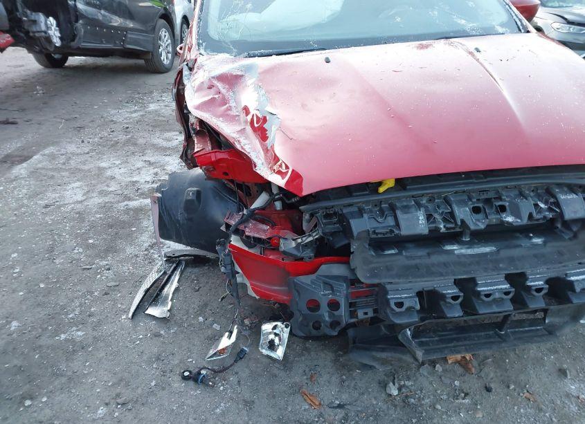 Photo 17 of 2018 Ford Focus SE (VIN 1FADP3K27JL316739)