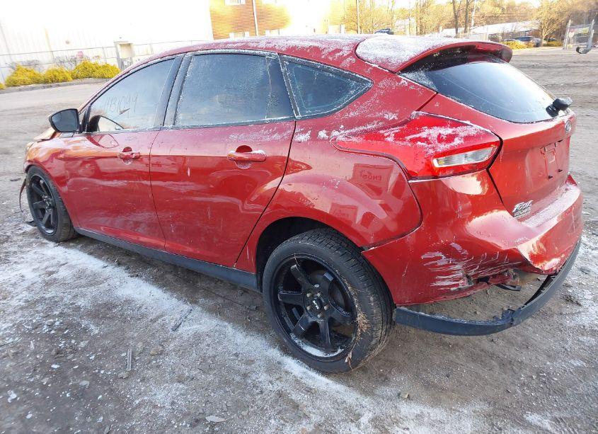 Photo 3 of 2018 Ford Focus SE (VIN 1FADP3K27JL316739)