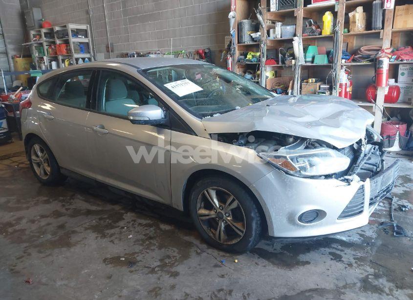 2013 Ford Focus SE (VIN 1FADP3K28DL113072) main photo