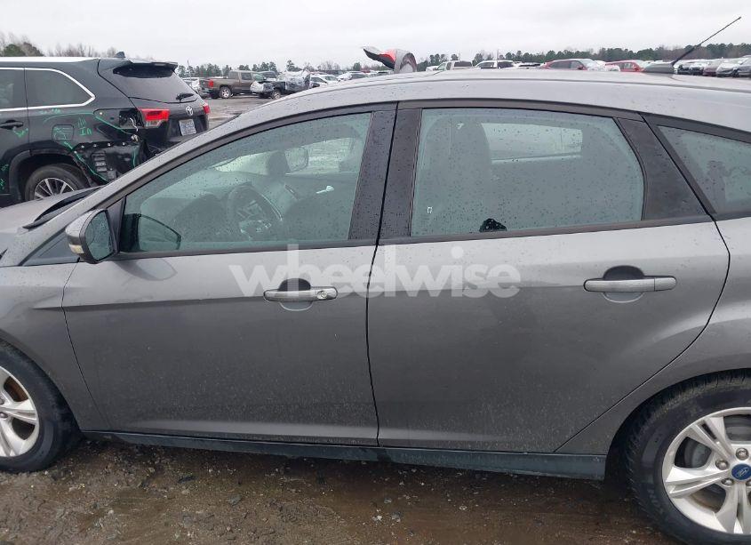 Photo 15 of 2013 Ford Focus SE (VIN 1FADP3K28DL121205)