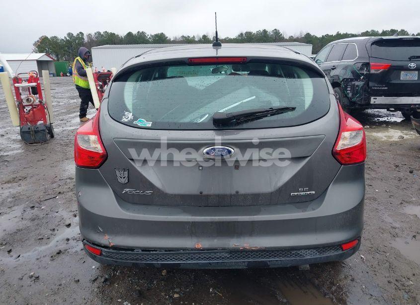 Photo 17 of 2013 Ford Focus SE (VIN 1FADP3K28DL121205)
