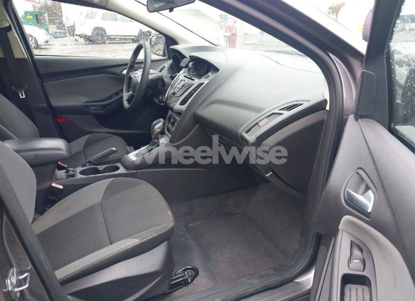 Photo 5 of 2013 Ford Focus SE (VIN 1FADP3K28DL121205)