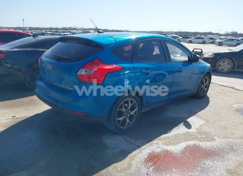 Photo 4 of 2013 Ford Focus SE (VIN 1FADP3K28DL137761)