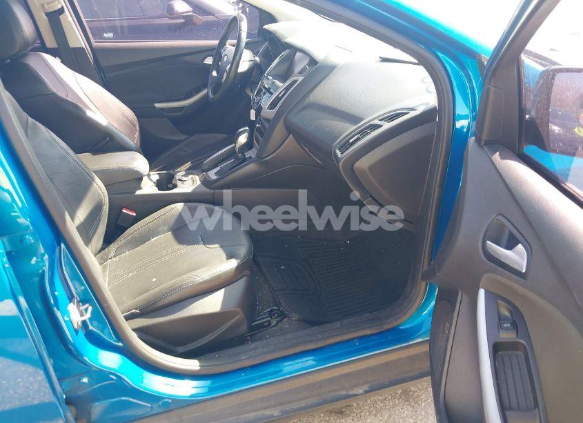 Photo 5 of 2013 Ford Focus SE (VIN 1FADP3K28DL137761)