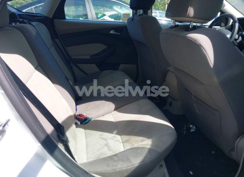 Photo 8 of 2013 Ford Focus SE (VIN 1FADP3K28DL151661)