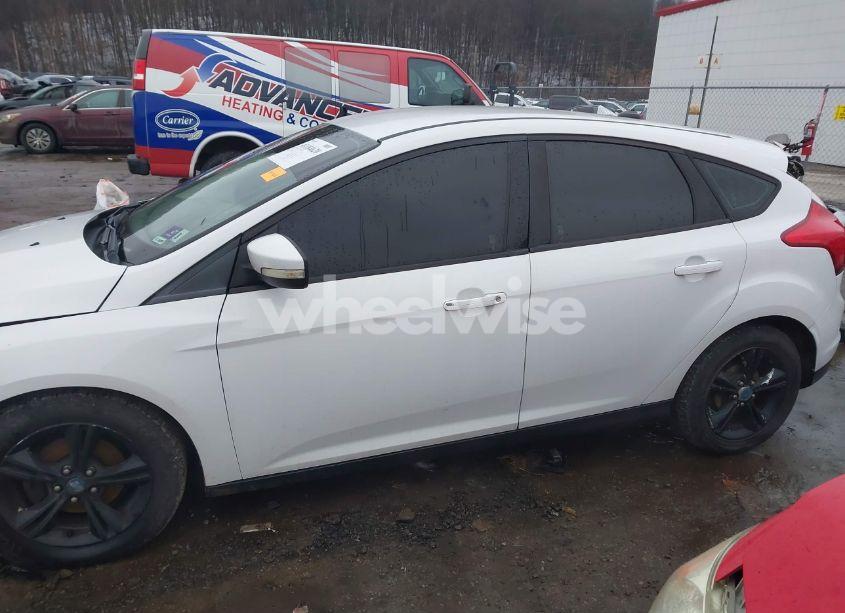 Photo 15 of 2013 Ford Focus SE (VIN 1FADP3K28DL188340)