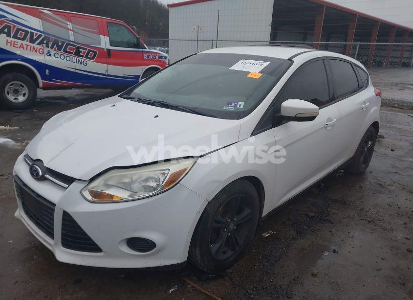 Photo 2 of 2013 Ford Focus SE (VIN 1FADP3K28DL188340)