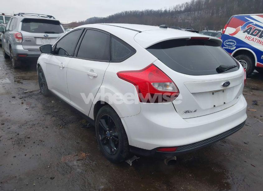 Photo 3 of 2013 Ford Focus SE (VIN 1FADP3K28DL188340)