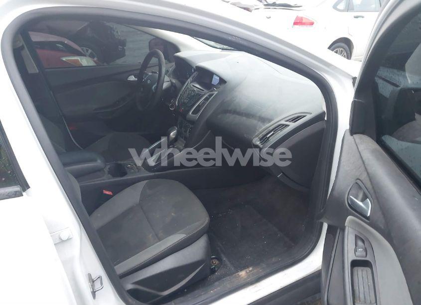 Photo 5 of 2013 Ford Focus SE (VIN 1FADP3K28DL188340)