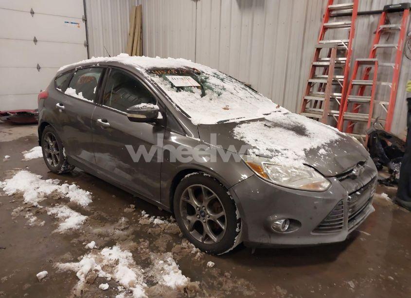 2013 Ford Focus SE (VIN 1FADP3K28DL246074) main photo
