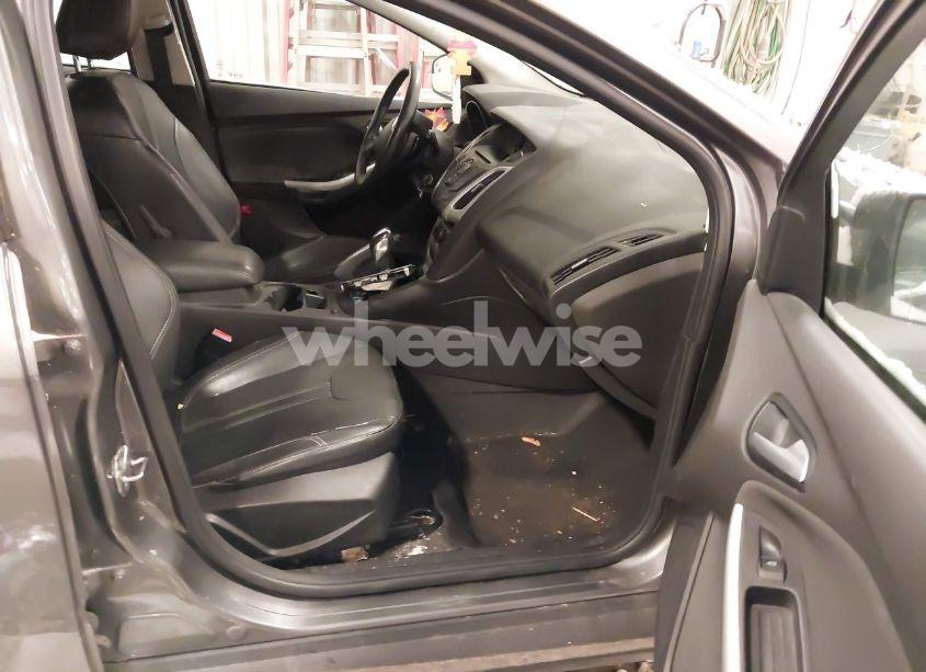 Photo 5 of 2013 Ford Focus SE (VIN 1FADP3K28DL246074)