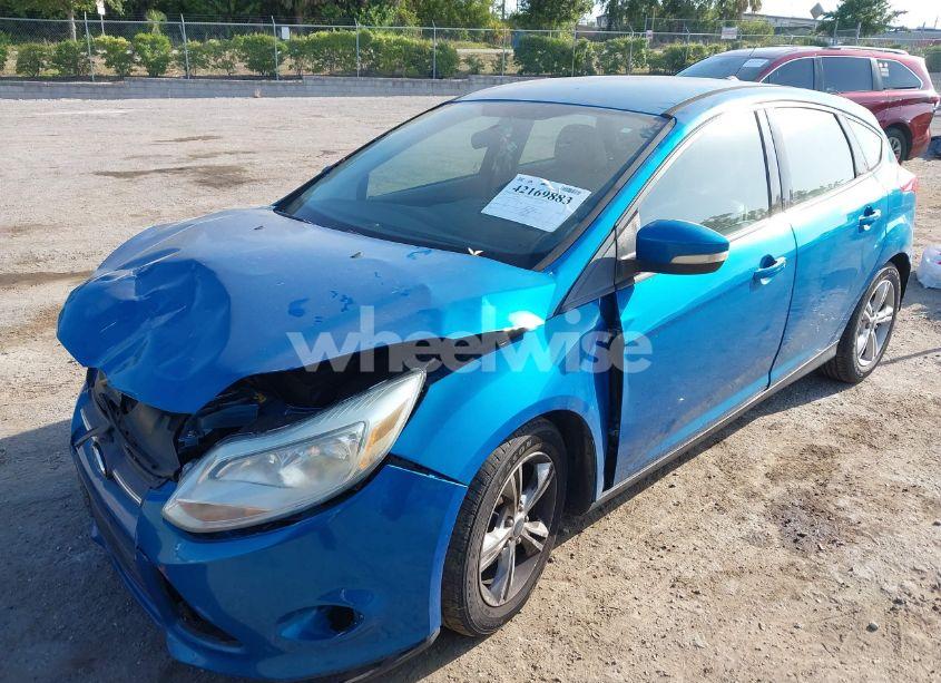 Photo 2 of 2013 Ford Focus SE (VIN 1FADP3K28DL254241)