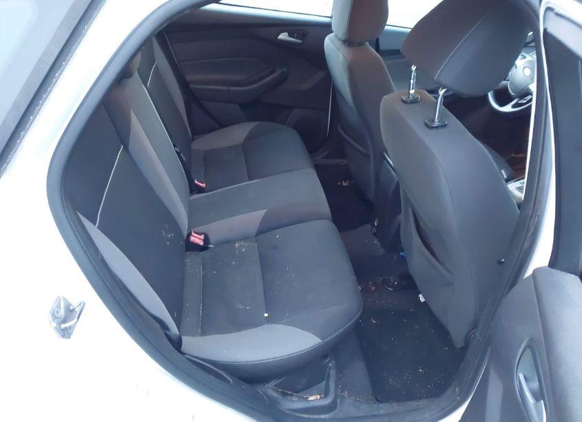 Photo 8 of 2013 Ford Focus SE (VIN 1FADP3K28DL319797)