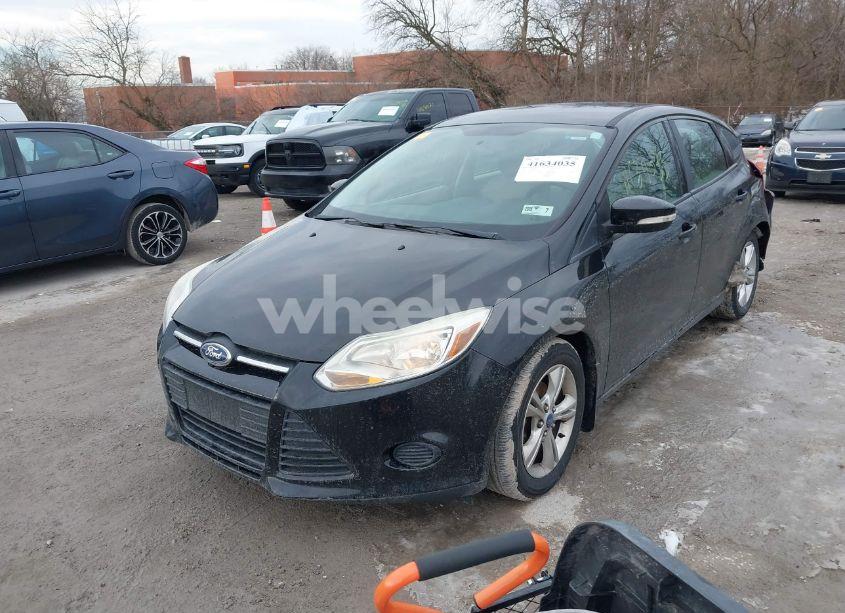 Photo 2 of 2013 Ford Focus SE (VIN 1FADP3K28DL355361)