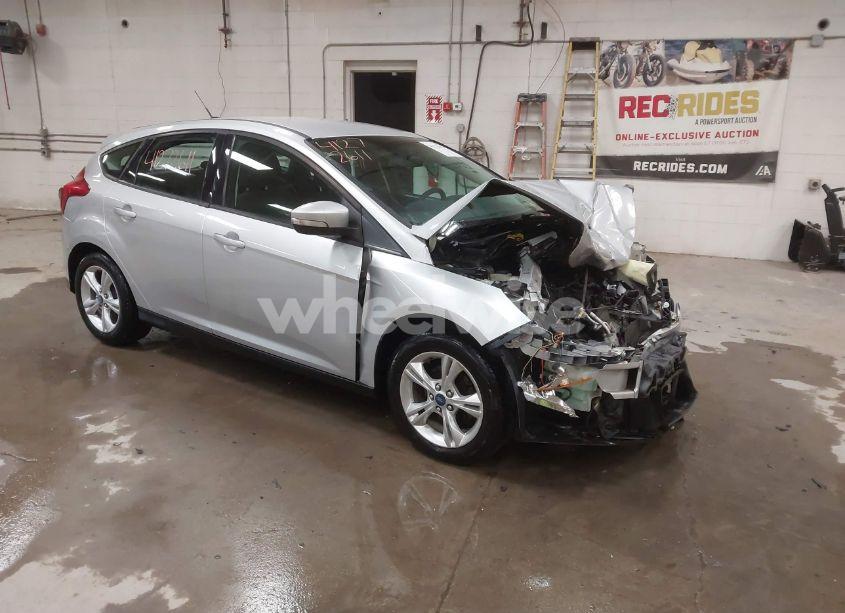 2013 Ford Focus SE (VIN 1FADP3K28DL367770) main photo