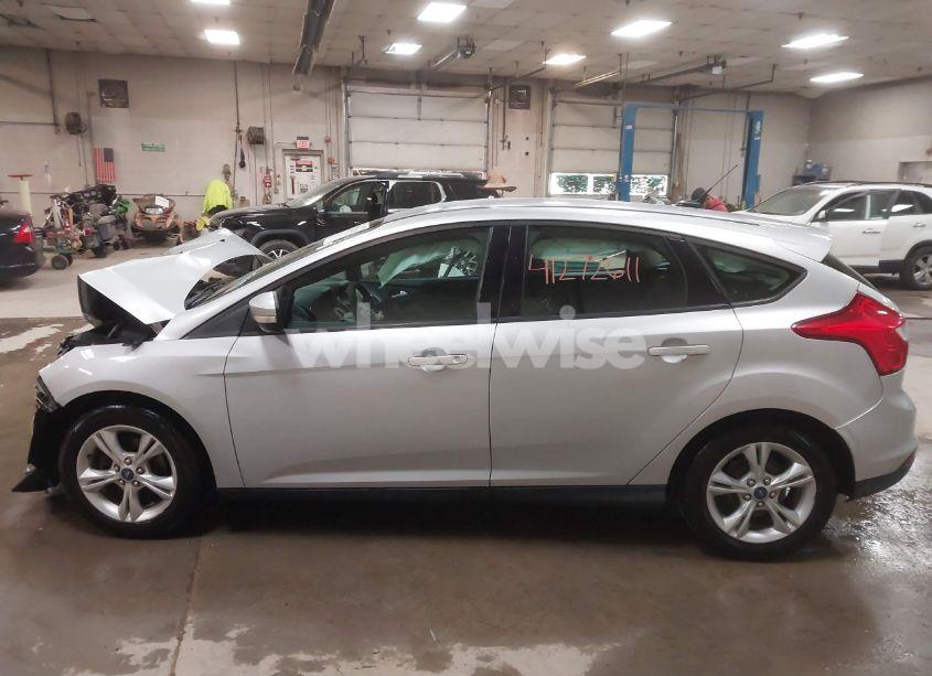 Photo 15 of 2013 Ford Focus SE (VIN 1FADP3K28DL367770)